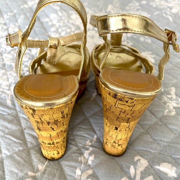 Sandals Heels Wedge Gold Size 8 1/2 - Picture 7 of 7